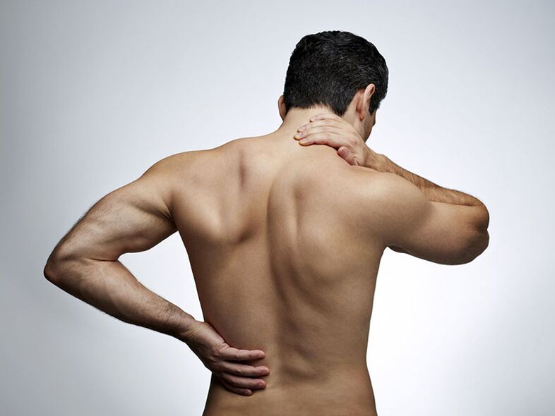Hlavnými príznakmi osteochondrózy sú bolesť v krku, chrbte a dolnej časti chrbta. 