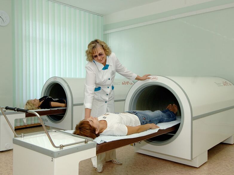 S cieľom diagnostikovať osteochondrózu sa vykonáva zobrazovanie magnetickou rezonanciou